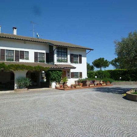 Villa Dolcevita San Costanzo Buitenkant foto