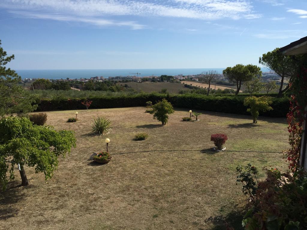Villa Dolcevita San Costanzo Buitenkant foto