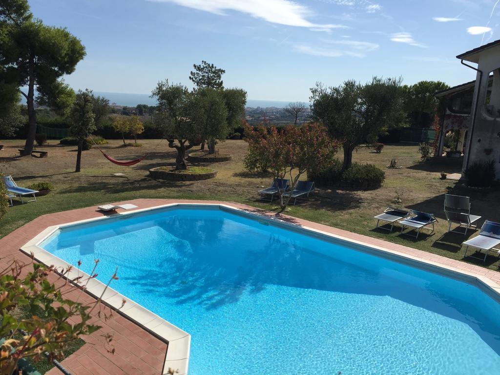 Villa Dolcevita San Costanzo Buitenkant foto