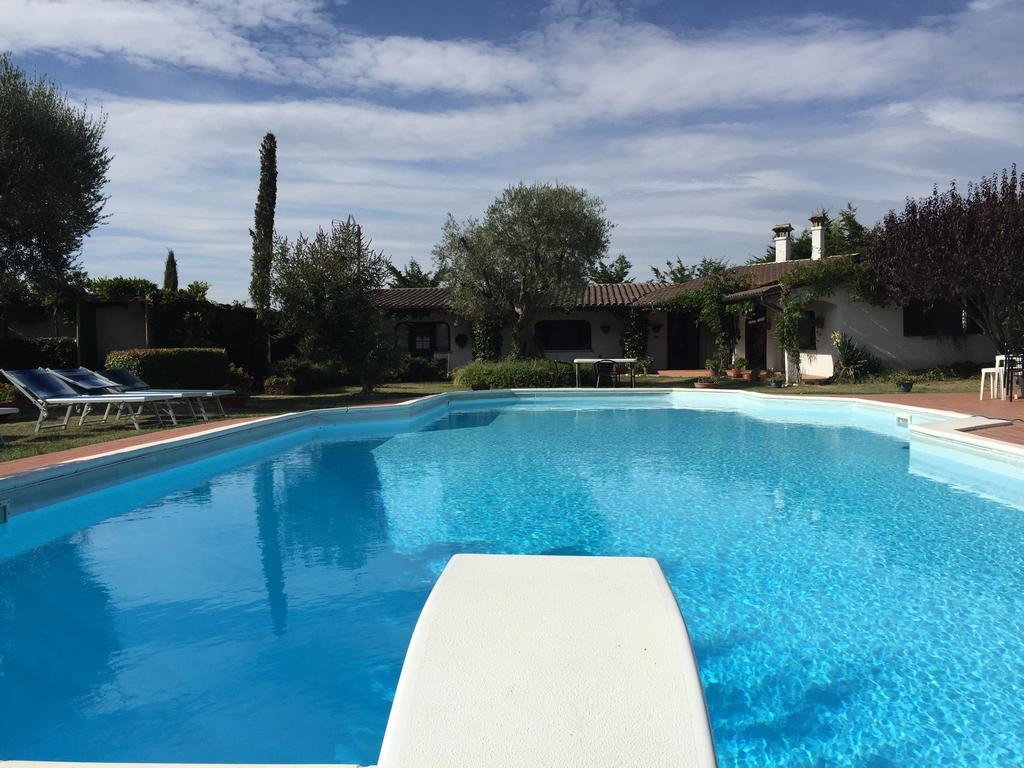 Villa Dolcevita San Costanzo Buitenkant foto
