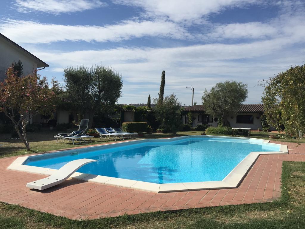 Villa Dolcevita San Costanzo Buitenkant foto