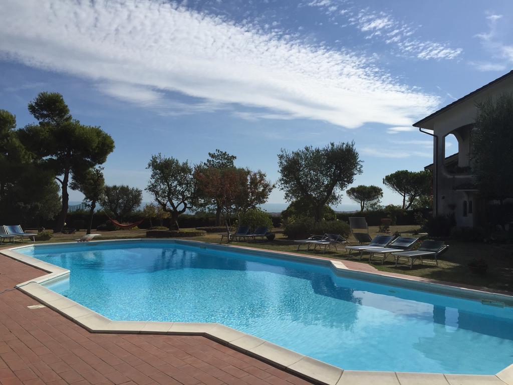 Villa Dolcevita San Costanzo Buitenkant foto