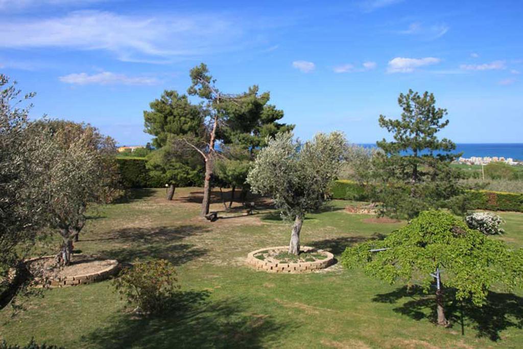 Villa Dolcevita San Costanzo Buitenkant foto
