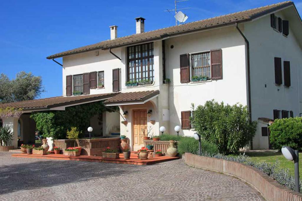 Villa Dolcevita San Costanzo Buitenkant foto