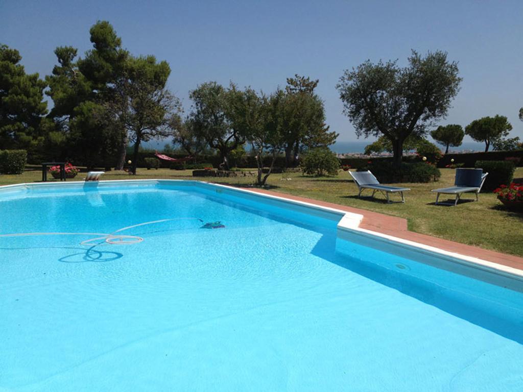 Villa Dolcevita San Costanzo Buitenkant foto