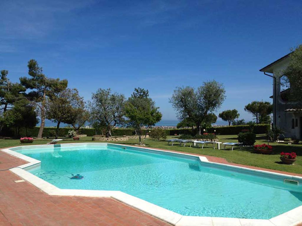 Villa Dolcevita San Costanzo Buitenkant foto